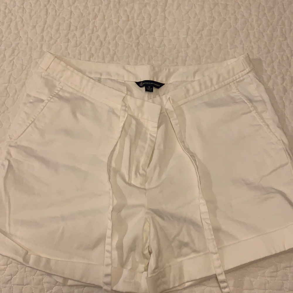 Brooks Brothers white cuff leg shorts sz12